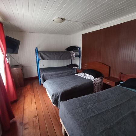 Hostal Familiar Santa Maria Osorno Esterno foto