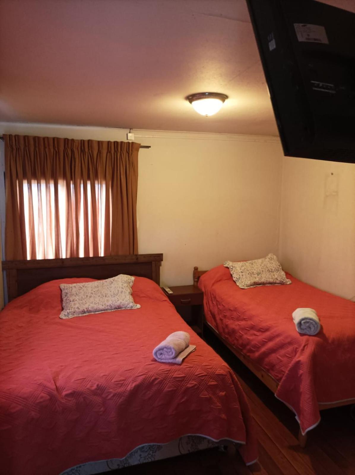 Hostal Familiar Santa Maria Osorno Esterno foto