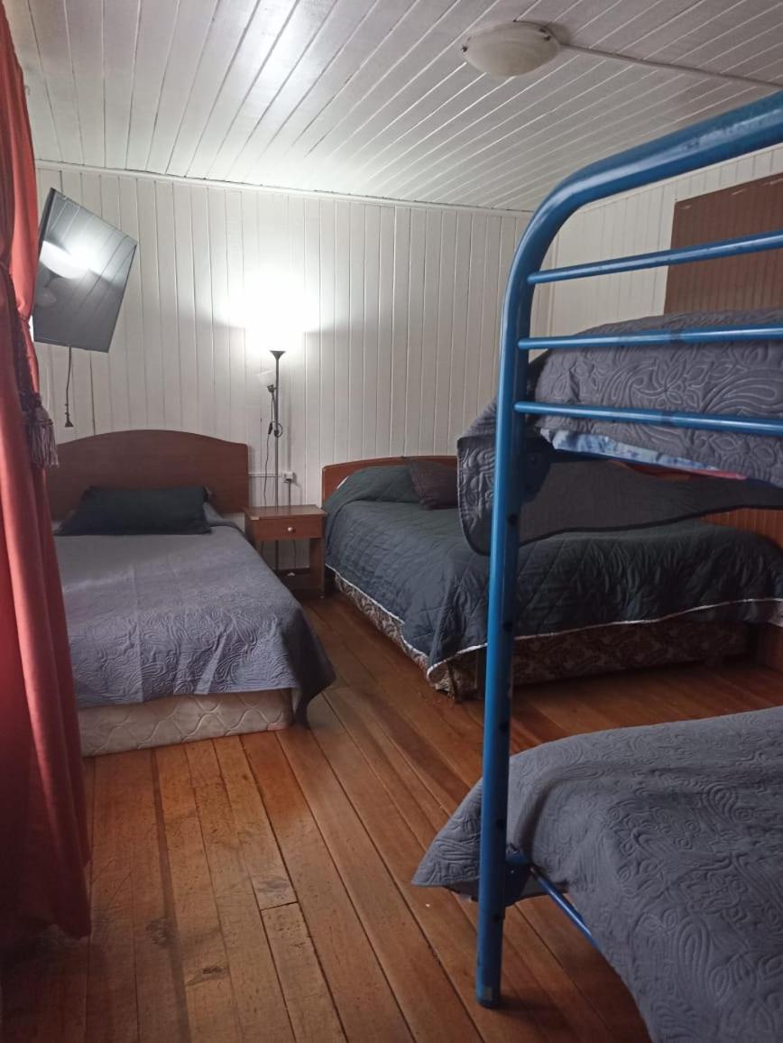 Hostal Familiar Santa Maria Osorno Esterno foto